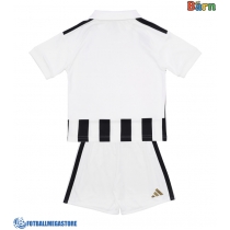 Fotballdrakt Barn Juventus Hjemmedraktsett 2026-27 Kortermet (+ Korte bukser)